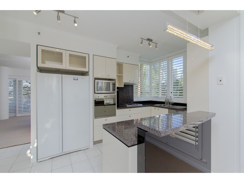 1 LENNIE  Avenue, Main Beach QLD 4217