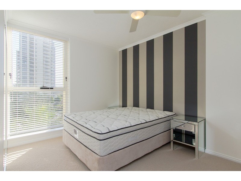 1 LENNIE  Avenue, Main Beach QLD 4217