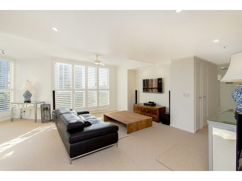 1 LENNIE  Avenue, Main Beach QLD 4217