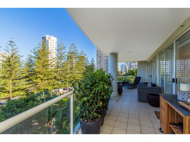 1 LENNIE  Avenue, Main Beach QLD 4217