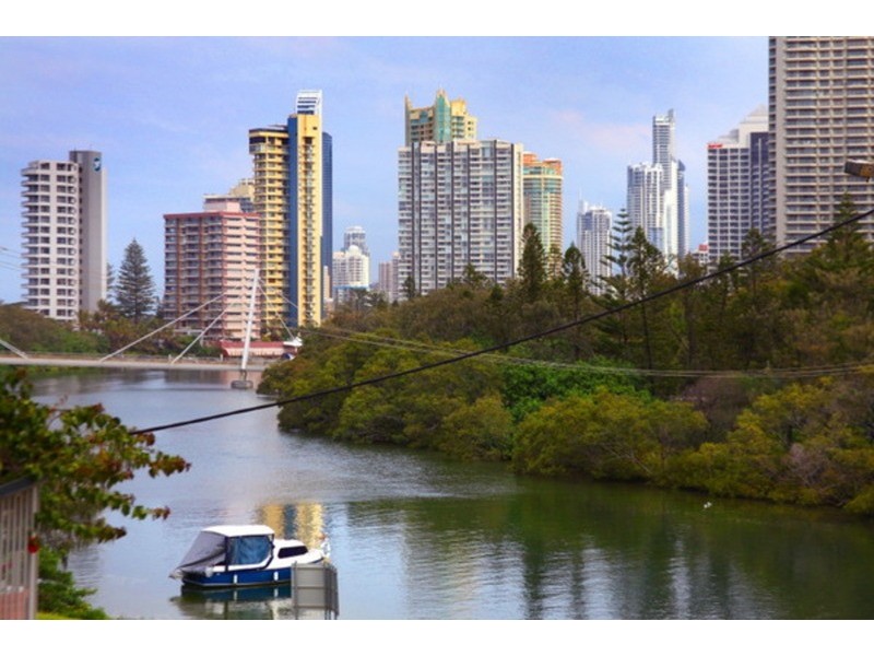 5/1A Pacific  Street, Main Beach QLD 4217