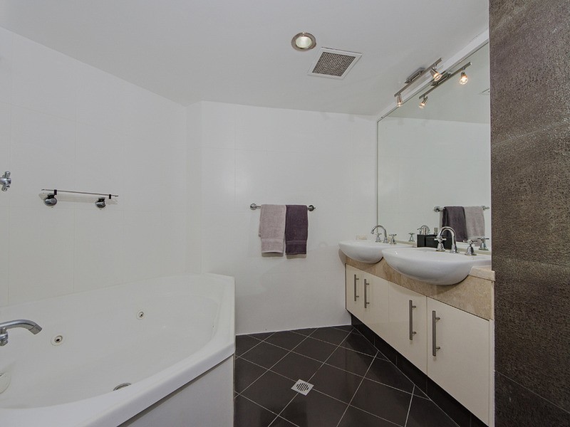 Surfers Mayfair/19 Riverview  Parade, Surfers Paradise QLD 4217