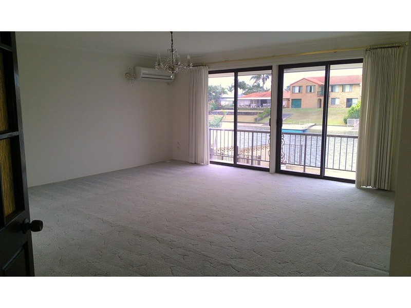 2 Saywell Street, Sorrento QLD 4217