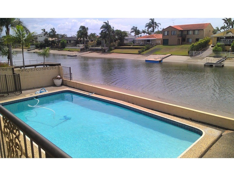 2 Saywell Street, Sorrento QLD 4217