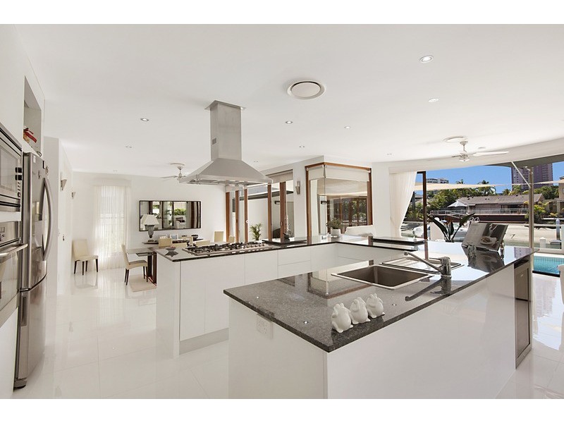 15 Midshipman Court, Paradise Waters QLD 4217