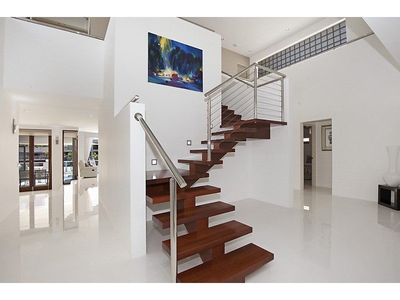 15 Midshipman Court, Paradise Waters QLD 4217