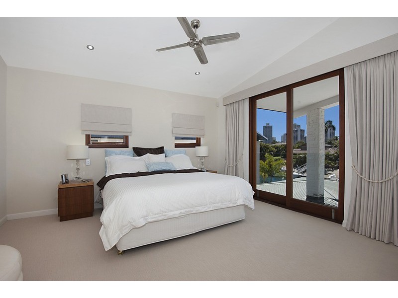 15 Midshipman Court, Paradise Waters QLD 4217