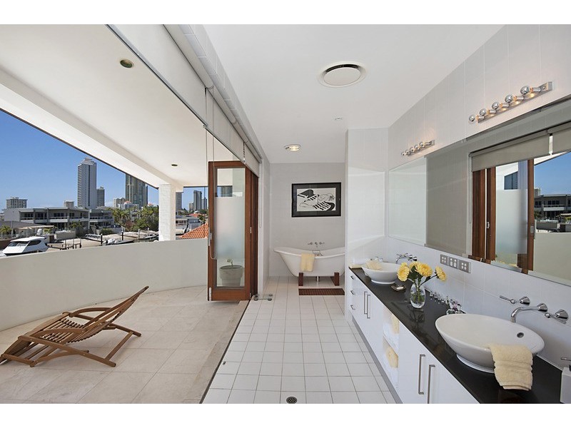 15 Midshipman Court, Paradise Waters QLD 4217