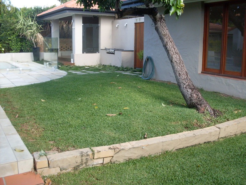 10 St  Pauls  Place, Isle Of Capri QLD 4217
