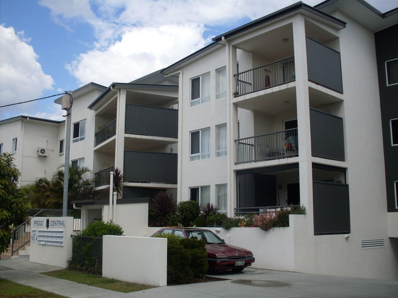 12/4 Proud  Street, Labrador QLD 4215