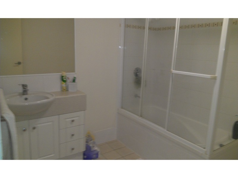 12/4 Proud  Street, Labrador QLD 4215