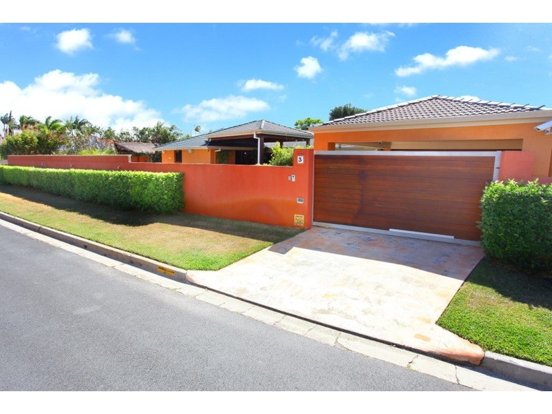 3 Emu Court, Sorrento QLD 4217