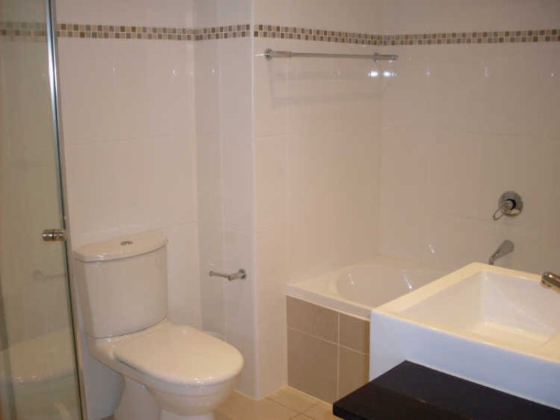 18 Cypress Avenue, Surfers Paradise QLD 4217