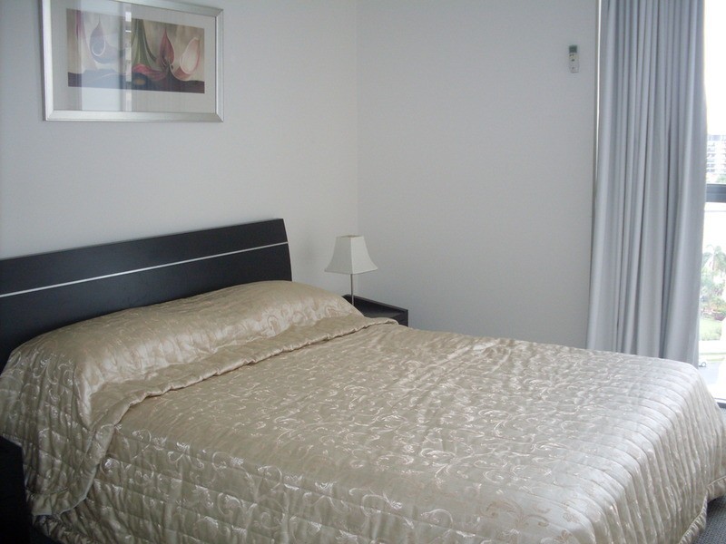 18 Cypress Avenue, Surfers Paradise QLD 4217