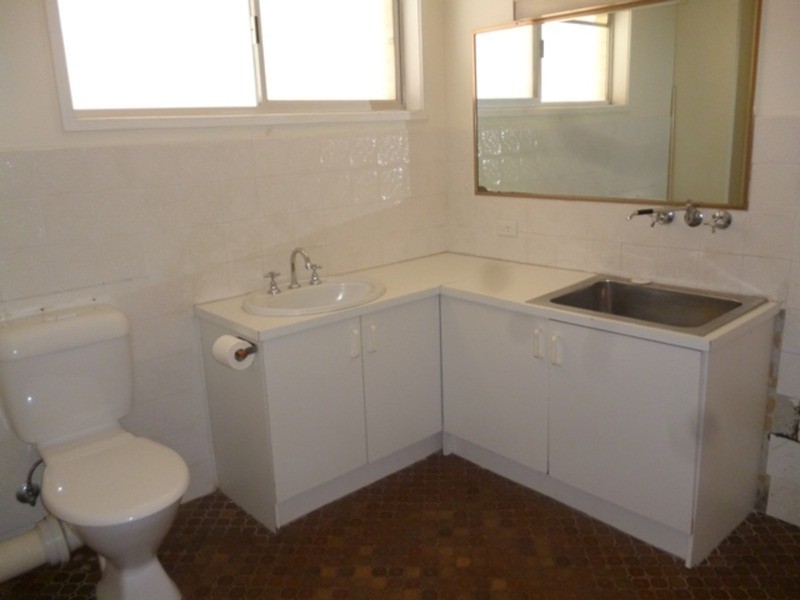 37 Cypress Avenue, Surfers Paradise QLD 4217