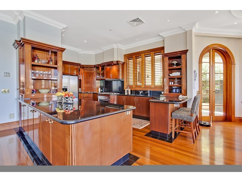 Paradise Waters QLD 4217