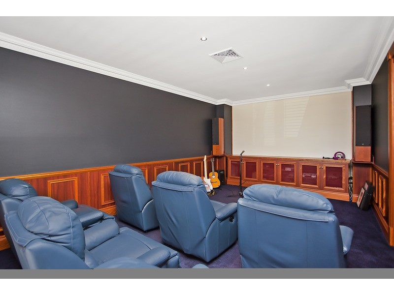 Paradise Waters QLD 4217