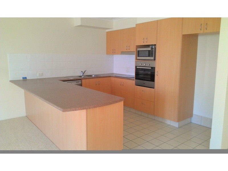 12/4 Proud  Street, Labrador QLD 4215