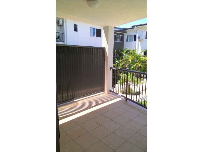 12/4 Proud  Street, Labrador QLD 4215