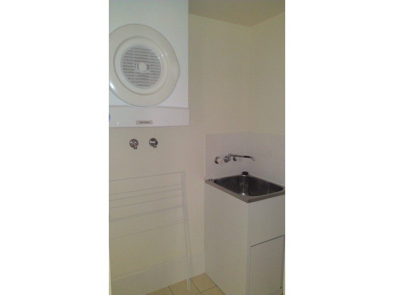 12/4 Proud  Street, Labrador QLD 4215