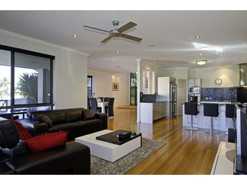 15 Pisa Court, Surfers Paradise QLD 4217