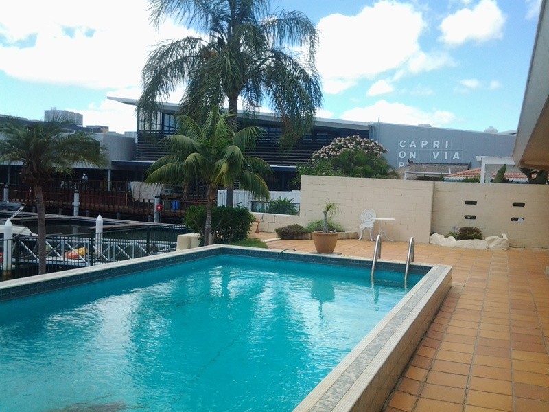 12 St Andrews Avenue, Isle Of Capri QLD 4217