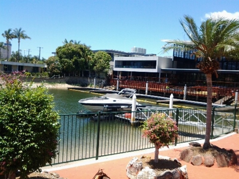 12 St Andrews Avenue, Isle Of Capri QLD 4217