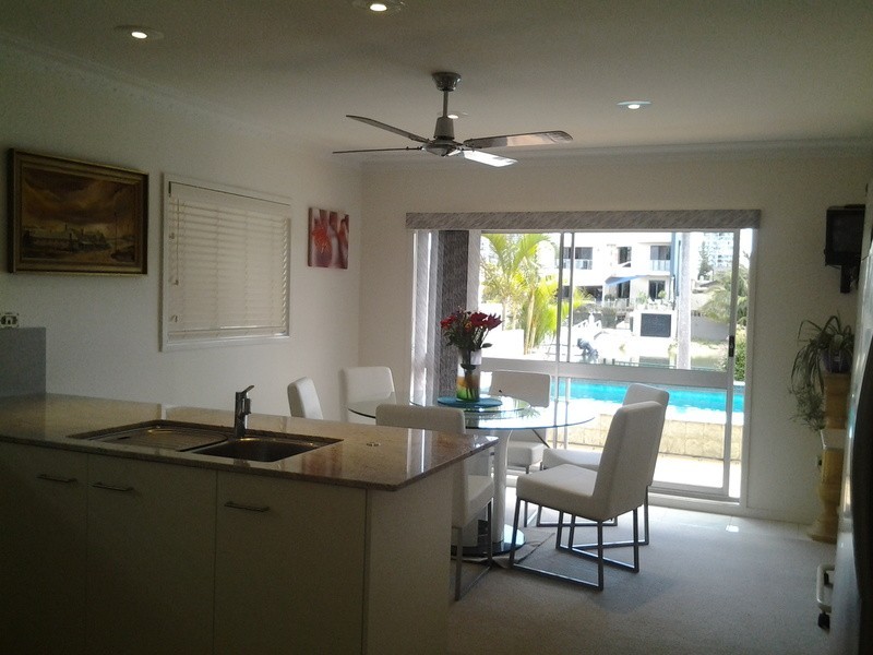 12 St Andrews Avenue, Isle Of Capri QLD 4217