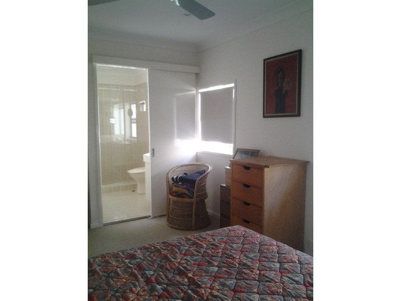 12 St Andrews Avenue, Isle Of Capri QLD 4217