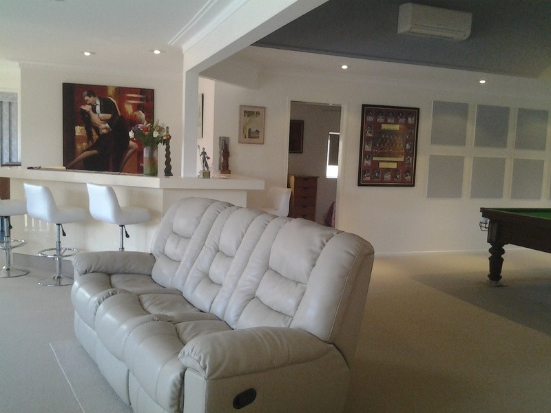 12 St Andrews Avenue, Isle Of Capri QLD 4217