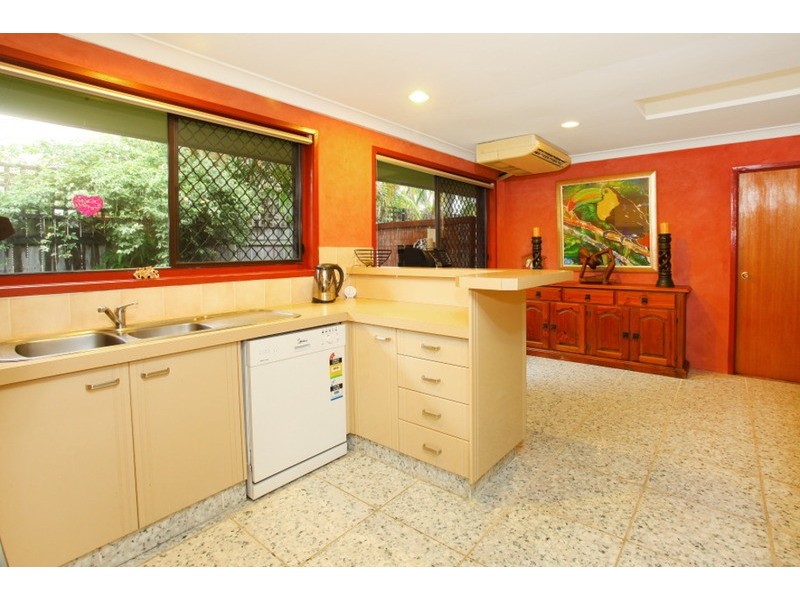 10 Dunbarton Avenue, Sorrento QLD 4217