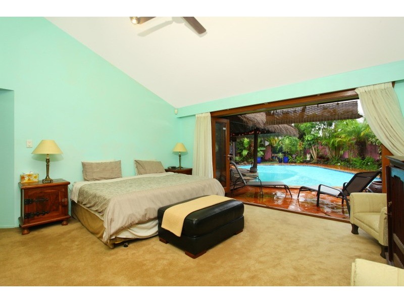 10 Dunbarton Avenue, Sorrento QLD 4217