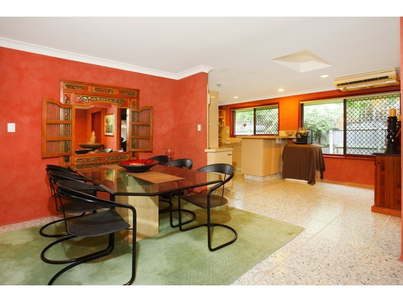 10 Dunbarton Avenue, Sorrento QLD 4217