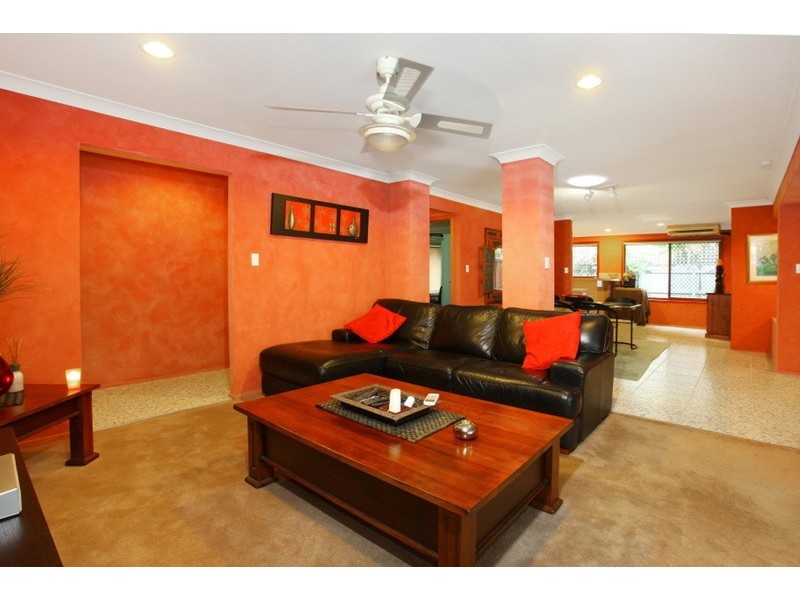 10 Dunbarton Avenue, Sorrento QLD 4217