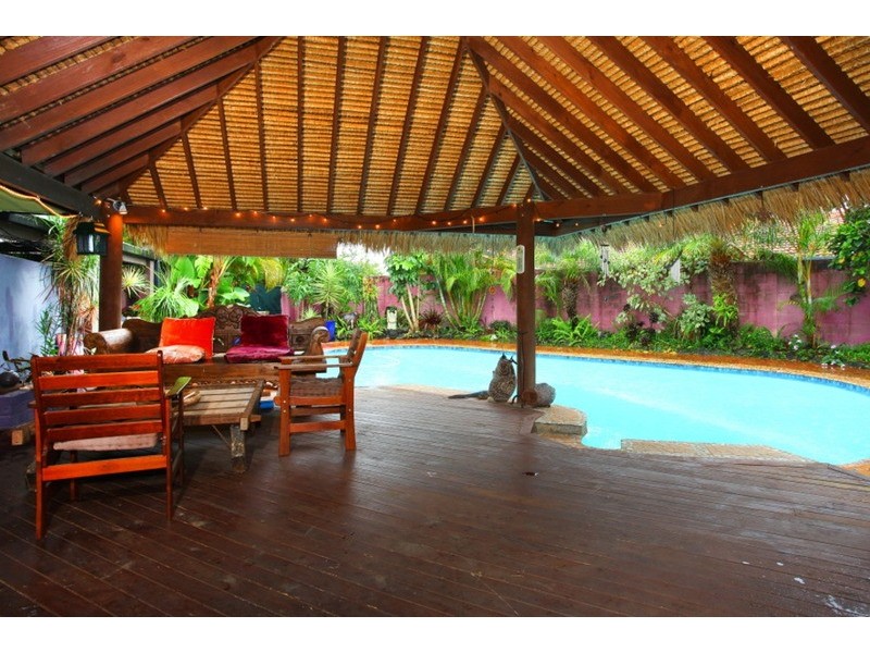 10 Dunbarton Avenue, Sorrento QLD 4217