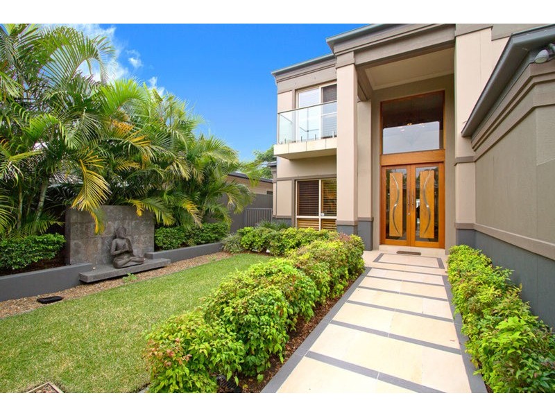 86 Amalfi Drive, Isle Of Capri QLD 4217