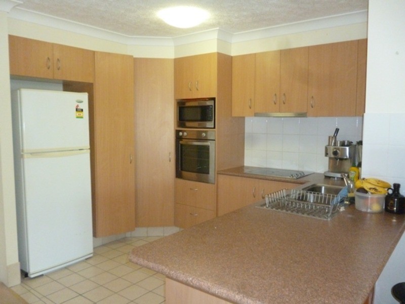 27  Walton  Street, Southport QLD 4215