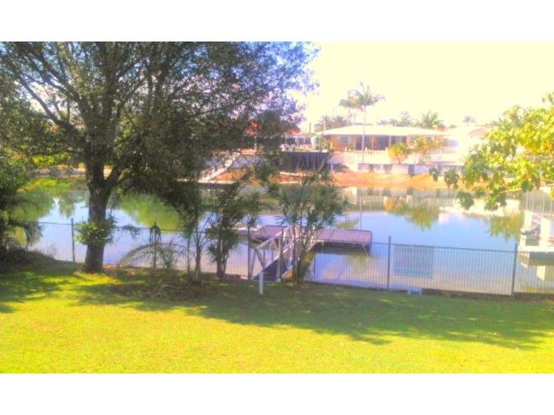 114  Salerno  Street, Isle Of Capri QLD 4217