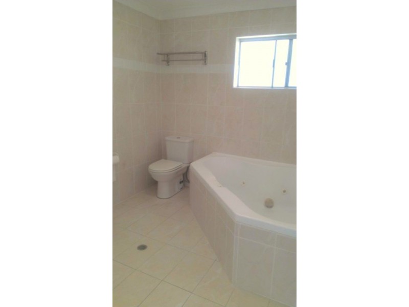 114  Salerno  Street, Isle Of Capri QLD 4217