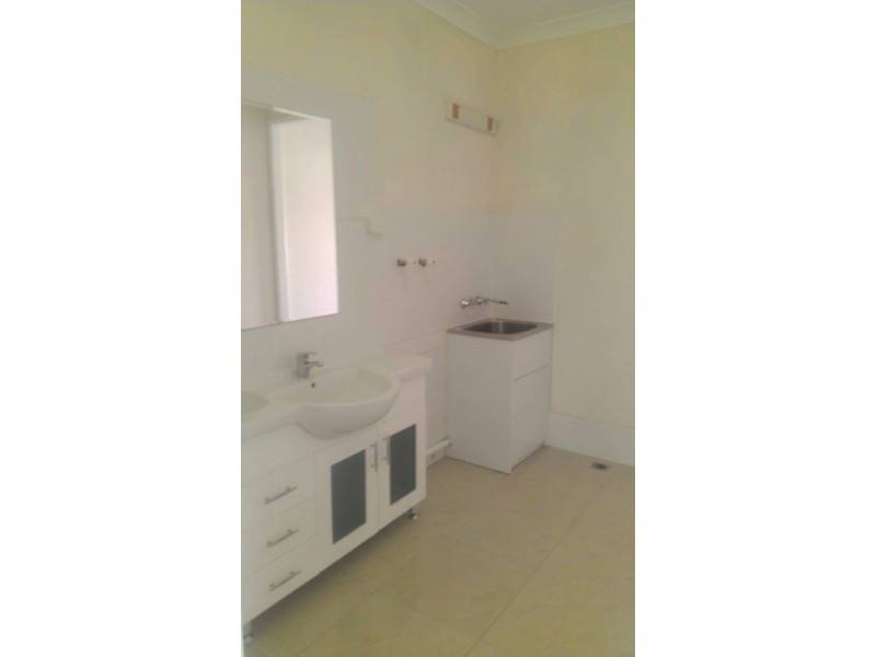 114  Salerno  Street, Isle Of Capri QLD 4217