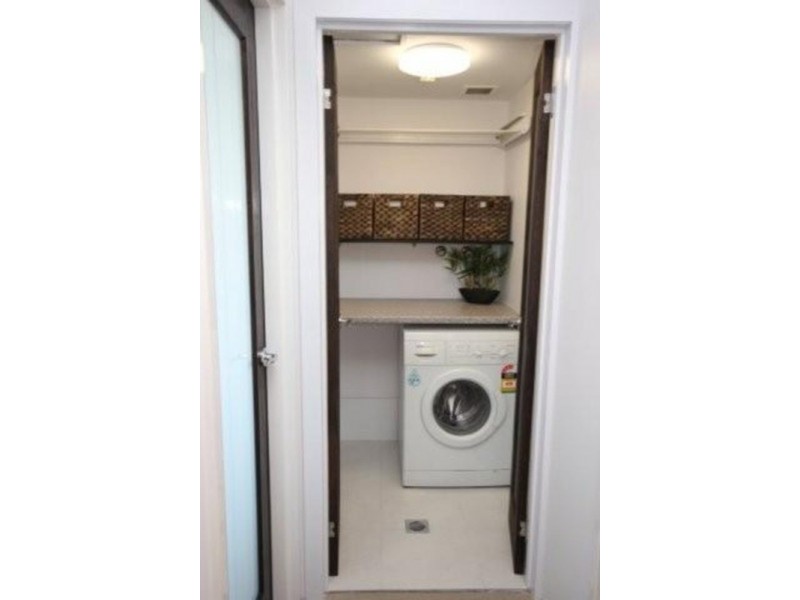 70 Remembrance  Drive, Surfers Paradise QLD 4217