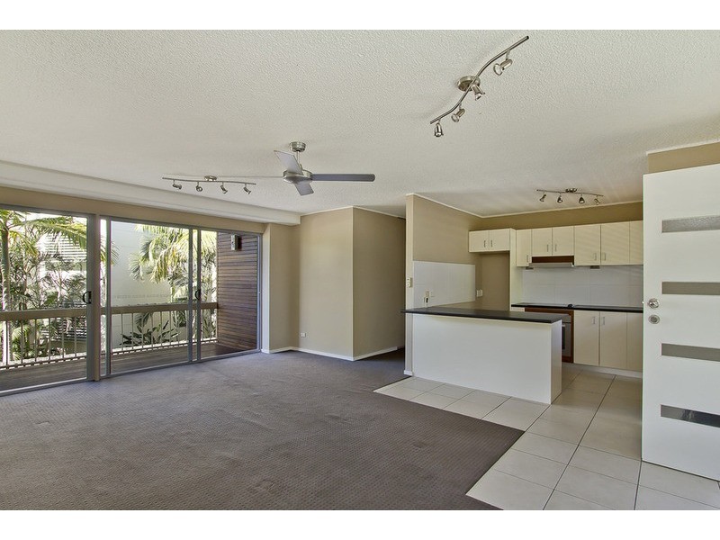 9/18 Tarcoola Crescent, Surfers Paradise QLD 4217