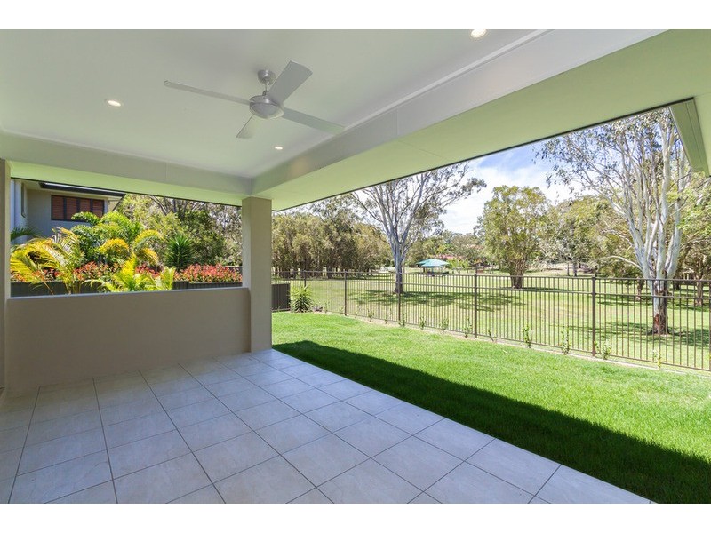 2B Penamber  Court, Benowa QLD 4217
