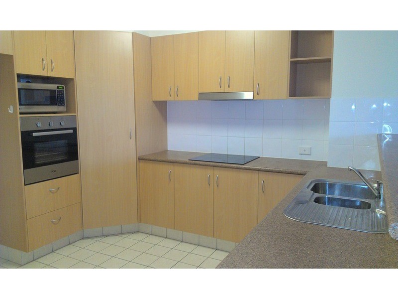 4 Proud Street, Labrador QLD 4215