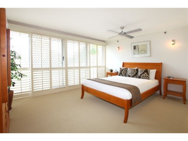 20 Old Burleigh Road, Surfers Paradise QLD 4217