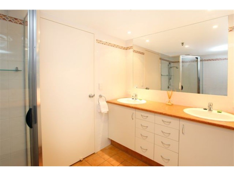 20 Old Burleigh Road, Surfers Paradise QLD 4217
