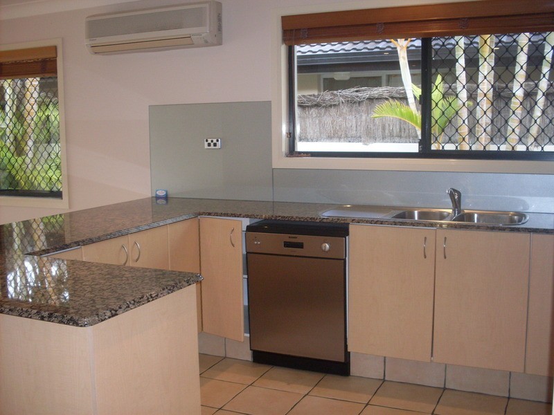 30 Tosti Street, Sorrento QLD 4217