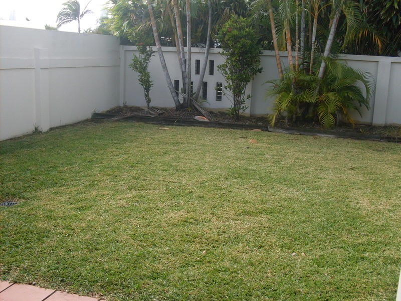 30 Tosti Street, Sorrento QLD 4217