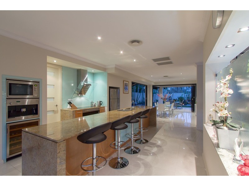 14 Viking Court, Paradise Waters QLD 4217