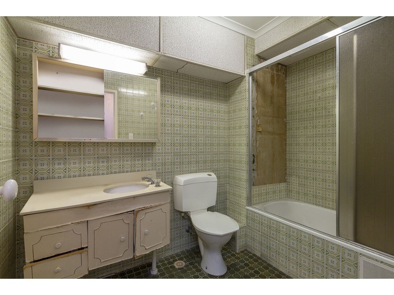 33 Thornton Street, Surfers Paradise QLD 4217